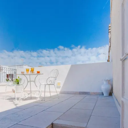 La Contessina - Apulian Style * オストゥーニ